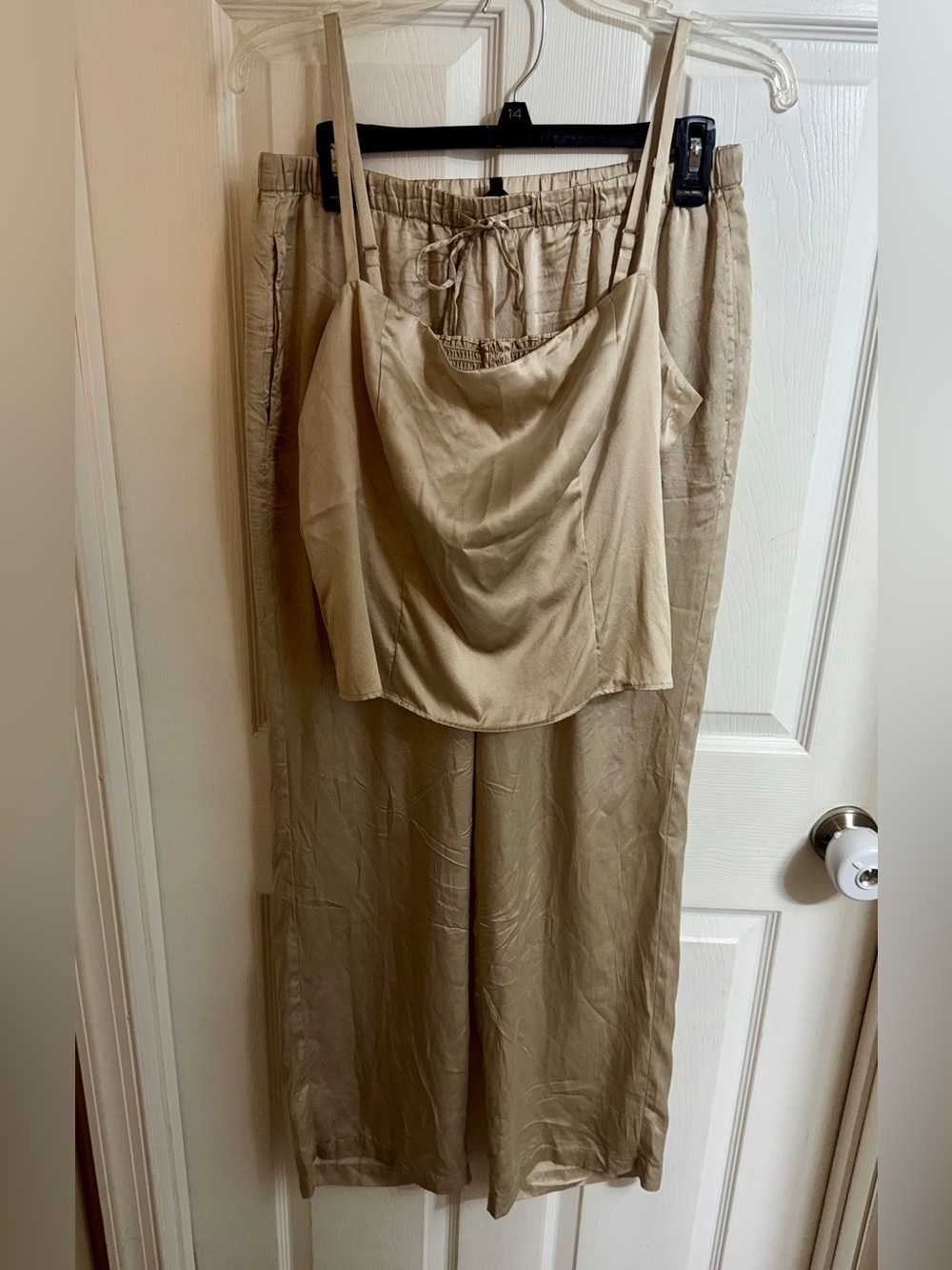 Quince 100% silk champagne set